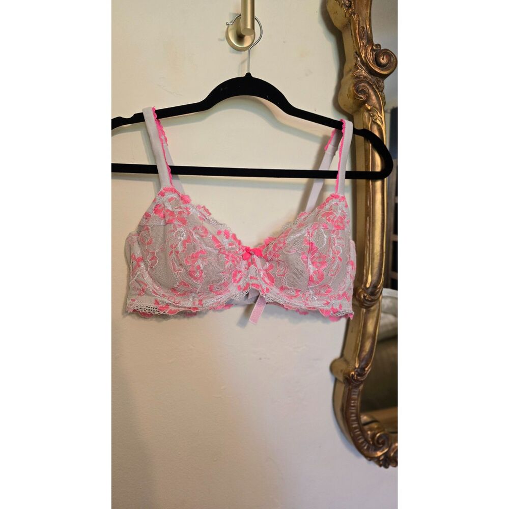 Victoria's Secret White and Pink Lace Bra 38D